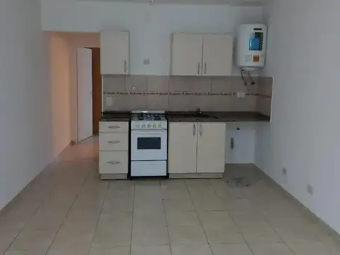Juan José Paso 100, Piso 1