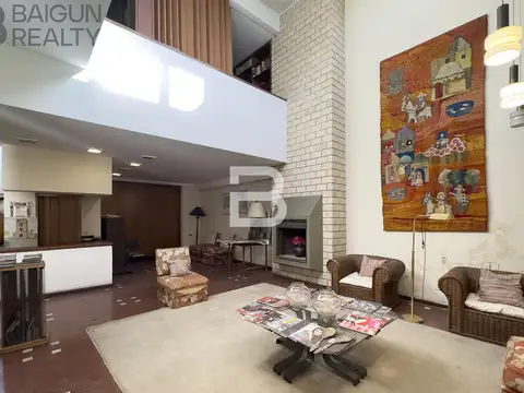 Casa 5 ambientes con 2 baños