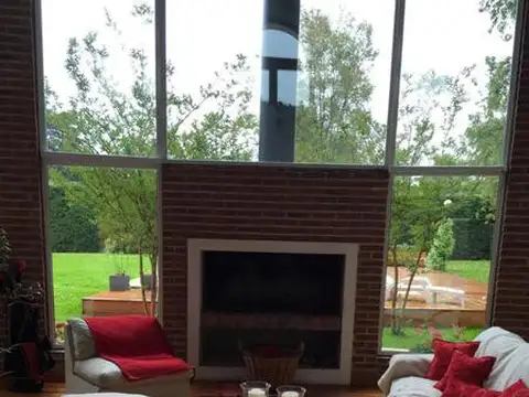 Casa 6 ambientes con 3 baños