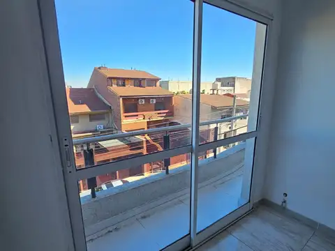 HERMOSOS 3 AMB - A ESTRENAR - AMPLIO Y LUMINOSO - Balcón