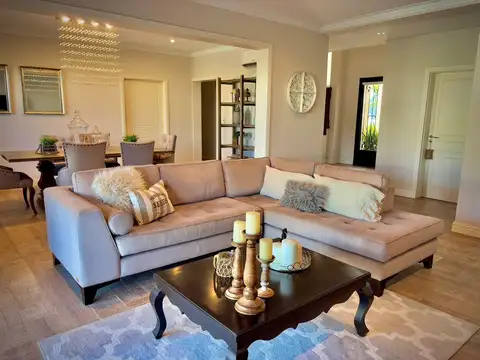 Venta de casa  5 ambientes "Terravista"