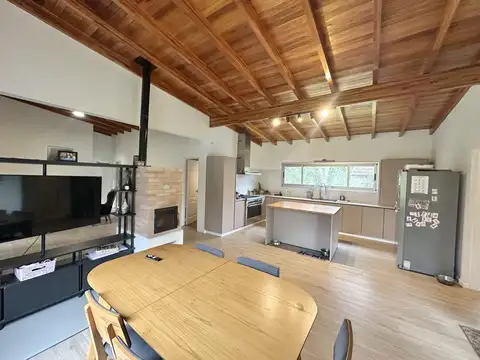 Casa 3 ambientes con 2 baños