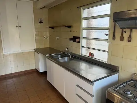 Calle Francia  2023, Florida.