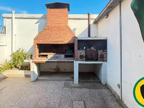 VENTA CASA   2 LOCALES en San Miguel, ideal Inversión