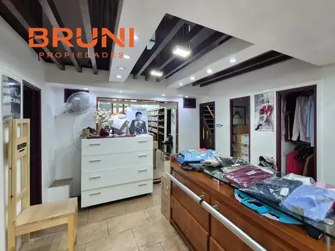 Rivadavia al 5000 | Caballito | Local con Frente Vidriado | Venta