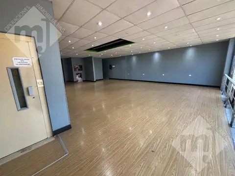 Local en Alquiler en San Fernando Vías  /  Centro, USD 1.250
