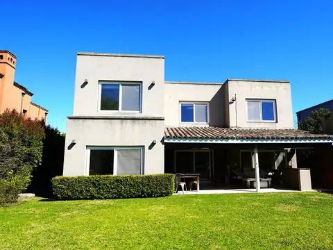Casa en Venta en Los Ombúes, USD 745.000