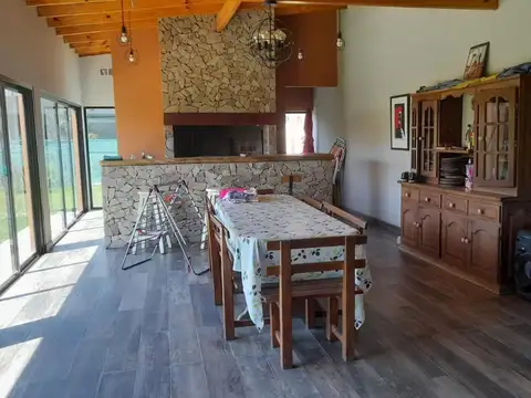 Casa en Alquiler Temporal con 4 cocheras