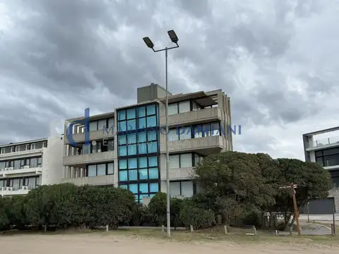 Del Caracol 100, Piso 2