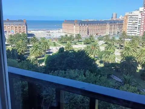 Departamento de 2 Ambientes con Vista Abierta a La Plaza Colón y el Mar