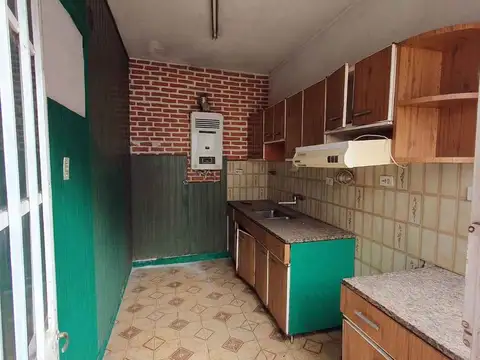 Casa 5 ambientes con 3 baños