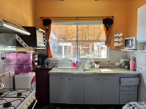 Casa 4 ambientes con 1 baño