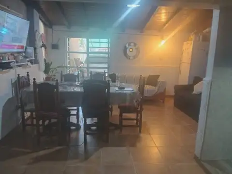 Casa 6 ambientes con 3 baños