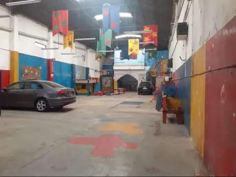 VENDO  GALPON UBICADO EN UNA DE LAS MEJORES ZONAS ESTRATEGICAS DE LA CIUDAD CON EXCELENTES CONEXIONE