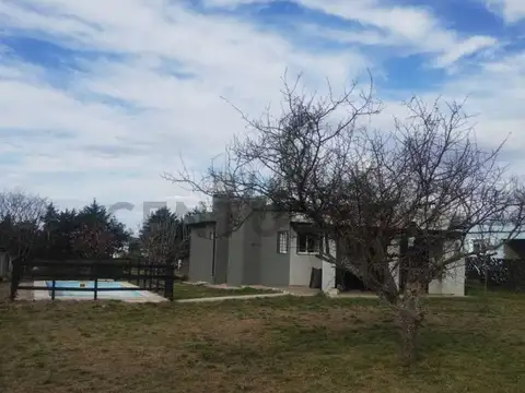 FINANCIA 100 %  casa EXCELENTE estado a 400 Mts LAGO Potrero de Garay