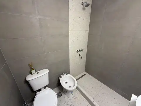 Hermoso departamento 3 amb. reciclado a nuevo y equipado.