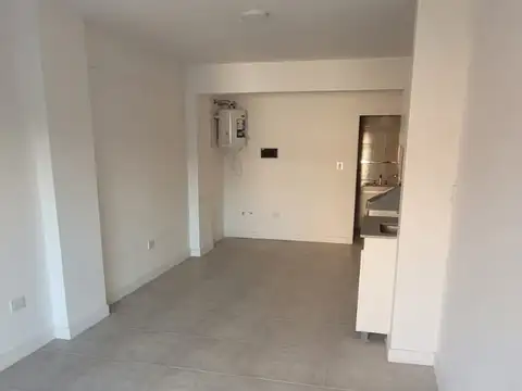 Charlone 900, Piso 1