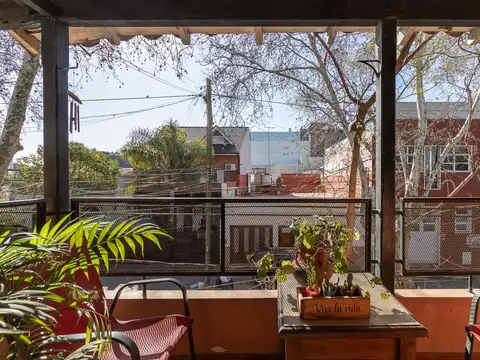 PH de 4 ambientes con patio GRAN POTENCIAL!
