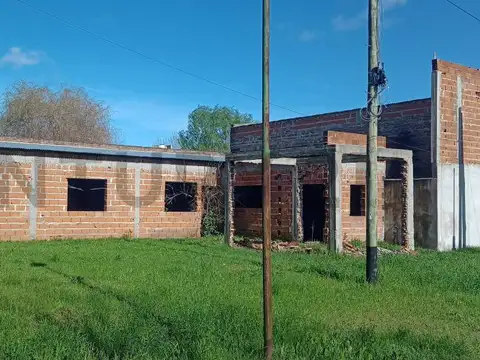 Casa 5 ambientes con 2 baños