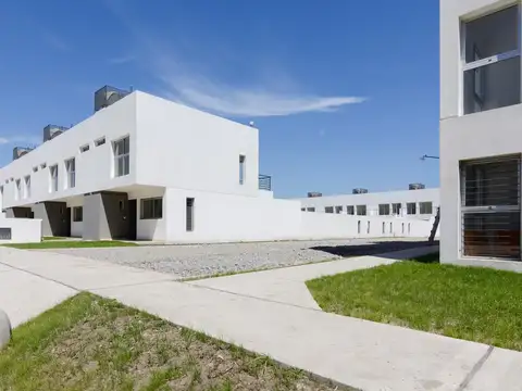 Avenida Felix De Aguilar 2300