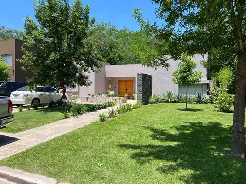 Casa en Alquiler Temporal en Palmers Cottage, USD 4.200