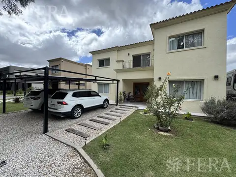 Casa en Venta en Club Miralagos, USD 349.000