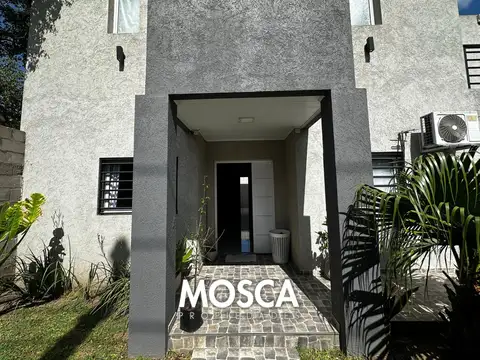 Casa en Venta en La Reja, USD 134.900