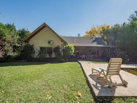 Casa en Venta con 2 cocheras