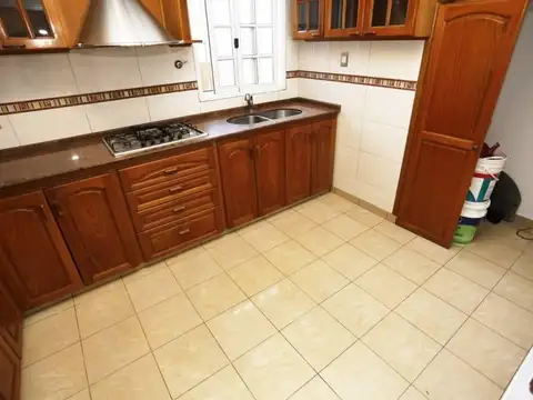 Depto Tipo Casa 5 ambientes con 2 baños