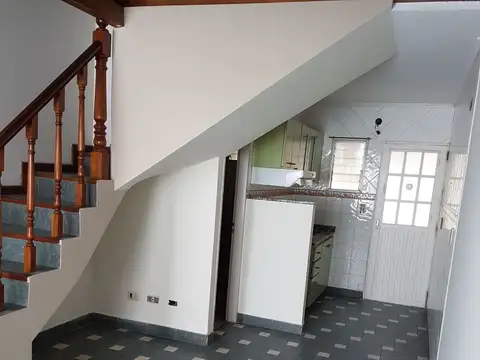 Duplex de 2 amb y medio con patio en Ramos mejia