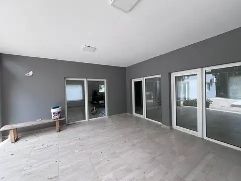 Casa 5 ambientes con 2 baños