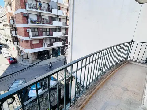 Ricardone 42 , Piso 2