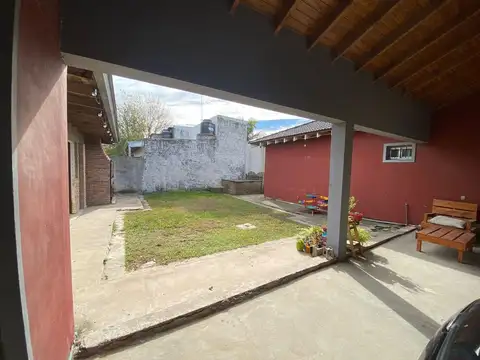Casa 4 ambientes con 1 baño