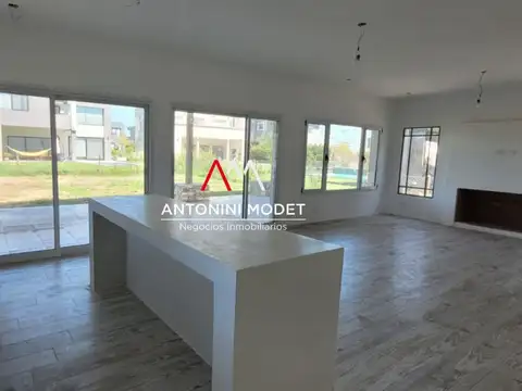 Avenida de los Lagos