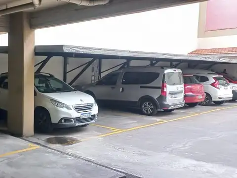 Cochera en Monte Castro