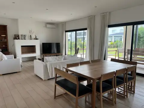 Casa en Venta de 4 dormitorios