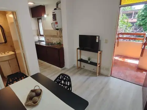 Tres ambientes reciclado a nuevo, con gas natural. IMPECABLE