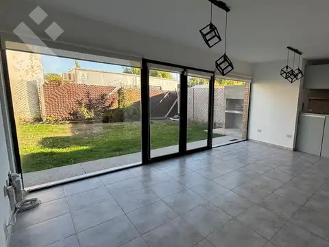 Depto Tipo Casa en Venta de 4 ambientes