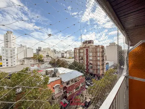 3 AMBIENTES CON DEPENDENCIA Y COCHERA. LOS GALLEGOS.