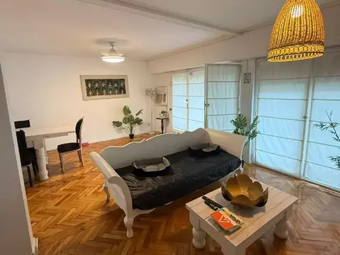 Departamento de 4 ambientes con dependencia  y cochera VENTA
