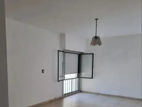 Alquiler de departamento  3 ambientes. Moron