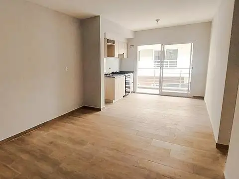 Departamento en Alquiler en Villa Ballester, $ 850.000