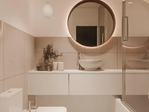 Félix U. Camet 2400, Piso 1°