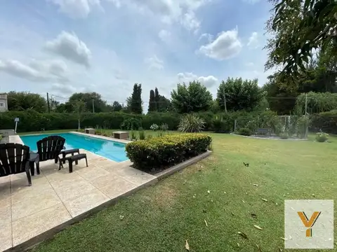 Casa Quinta en venta - 2 Dormitorios 2 Baños - 1.500Mts2 - Chivilcoy