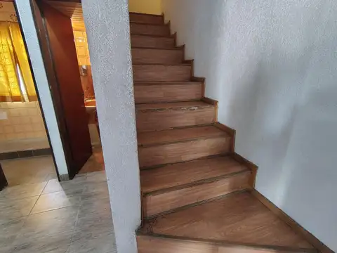 Depto Tipo Casa 4 ambientes con 2 baños