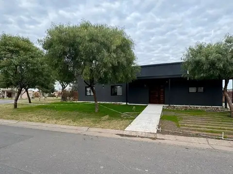 Casa  en Venta en San Ramiro, Pilar del Este, Pilar