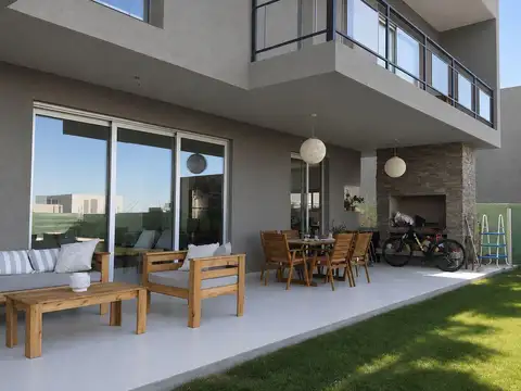 Casa en Alquiler en Maipu, USD 1.600