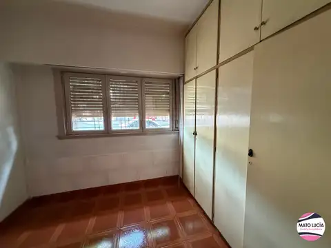 PH ENTRADA INDEPENDIENTE - PLANTA BAJA CON ESPACIO DESCUBIERTO