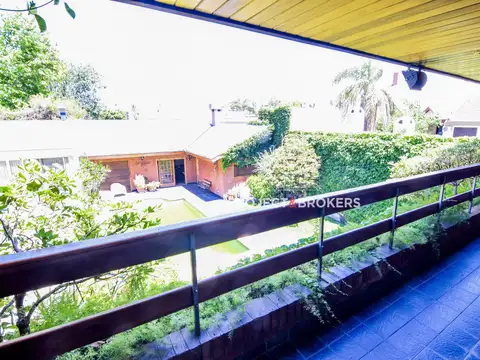 Casa 4 ambientes con 4 baños