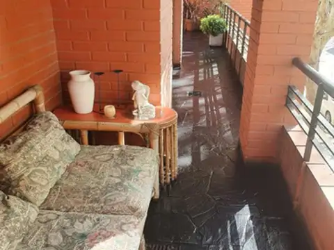 Departamento 4 ambientes con 3 baños